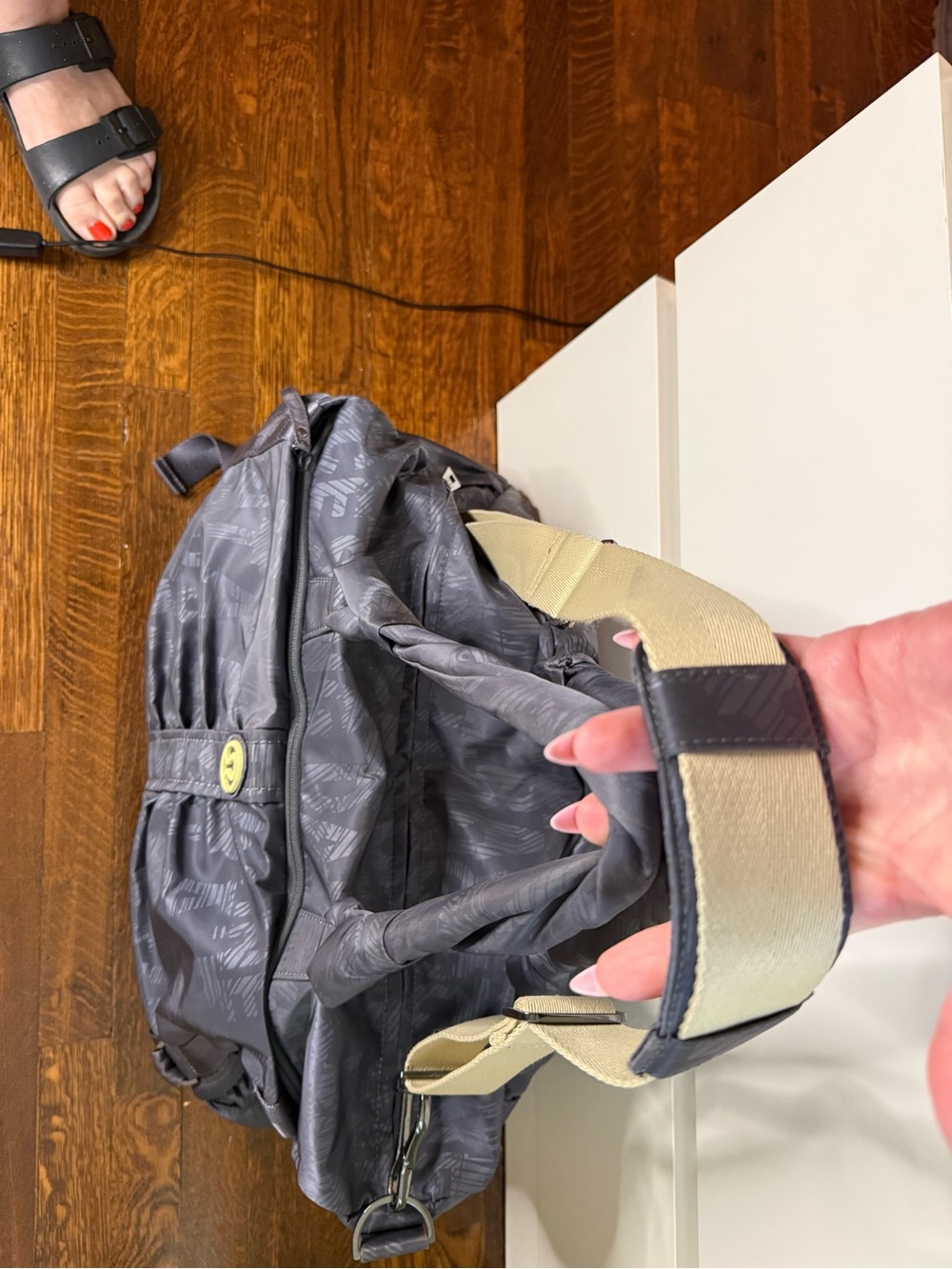 Lululemon Gym Bag - Picture 10 of 10